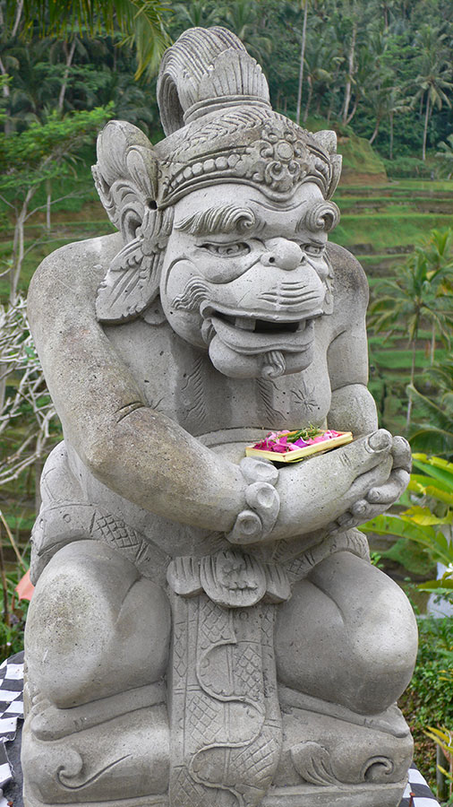 bali-statue-offrande.jpg
