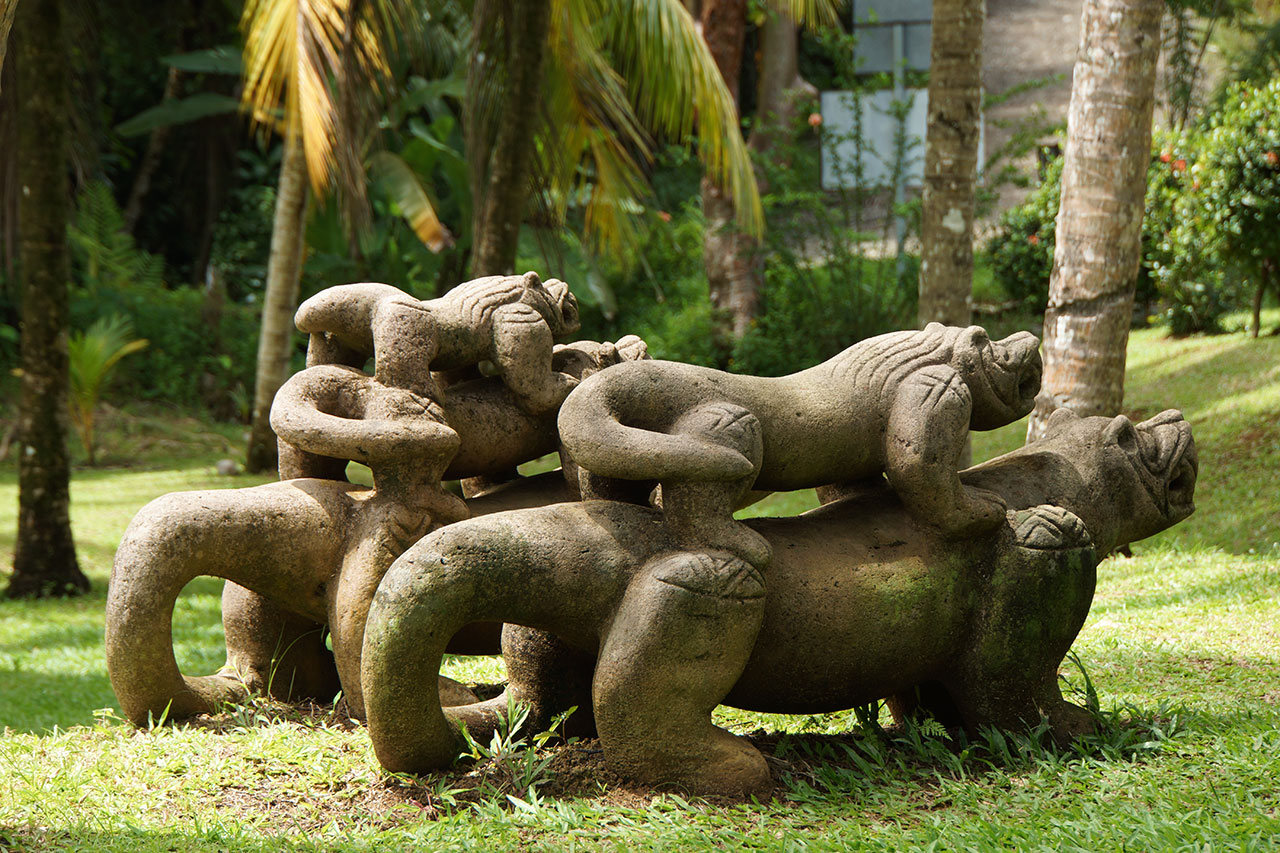 costa-rica-statues.jpg